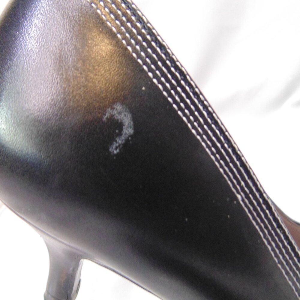 Salvatore Ferragamo “Grace” Ladies Shoe Black Leather Pump Size 5 1/2 AA - Picture 4 of 13